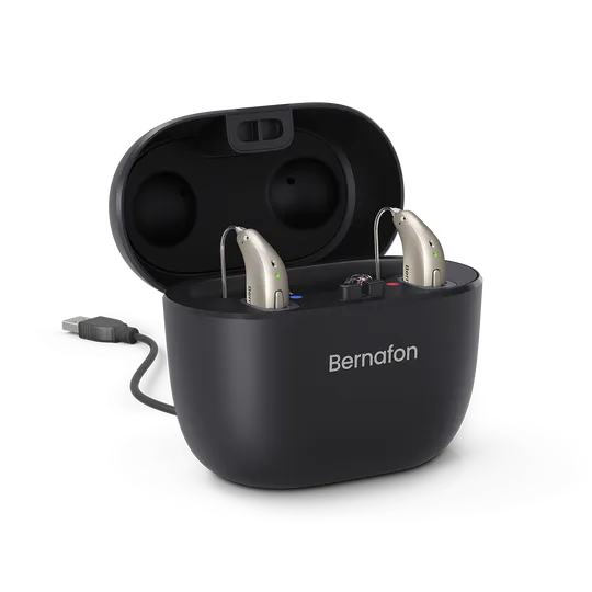 Bernafon Ladestation Plus miniRITE mit Hoergeraeten und USB-Kabel