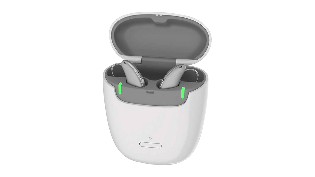 Signia Pure AX Mobile Charger offen mit Hoergeraeten