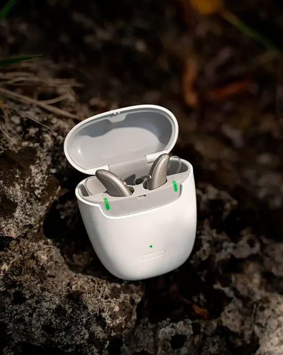 Hörgeräte Signia Pure Charge&Go BCT IX in einer Ladeschale